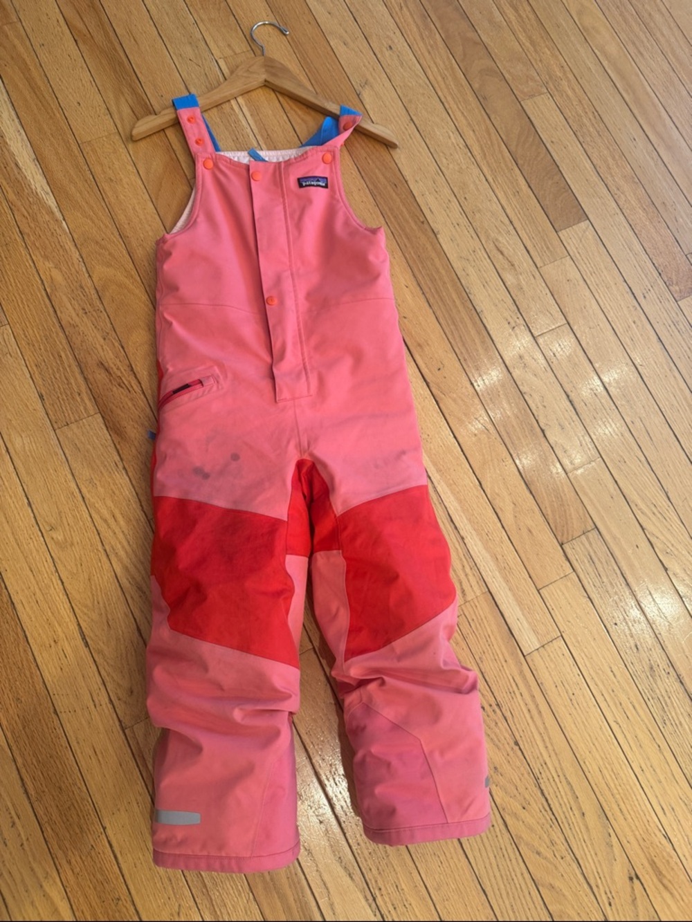 Patagonia kids size 5/6 pink snow pants with bib